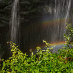 Cascada y arco iris